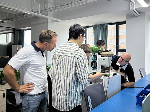 Global Automation Leader Visits SKE's AI Valve Positioner Live Demo